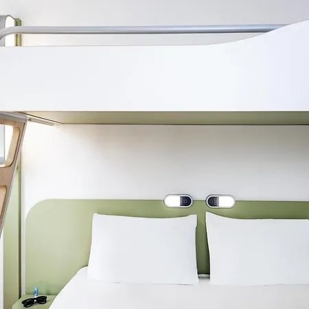 Ibis Budget Loriol 2* ル・プーザン
