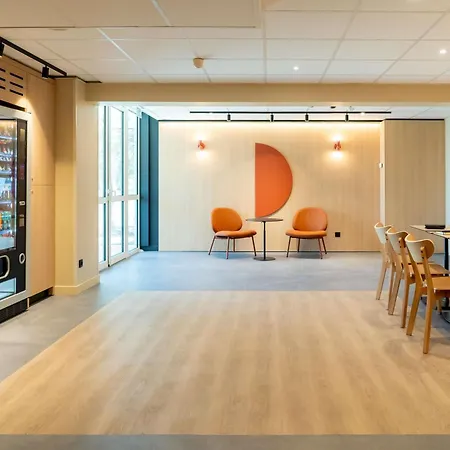 Ibis Budget Loriol ル・プーザン