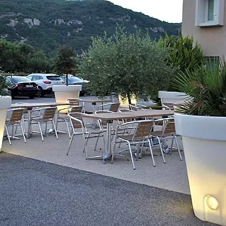 Ibis Budget Loriol 2*